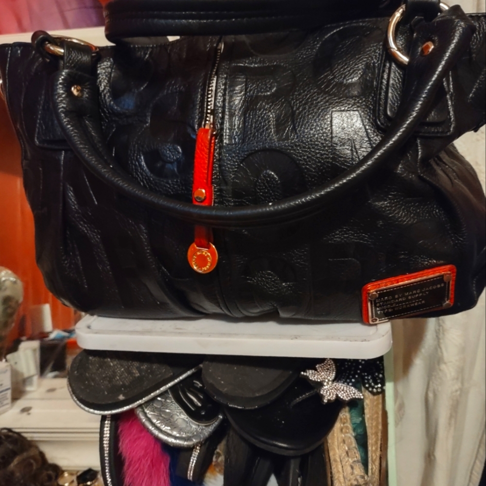 Ladies Top of the line Marc by Marc Jacobs.Type WorkWear Leather Hand Bag